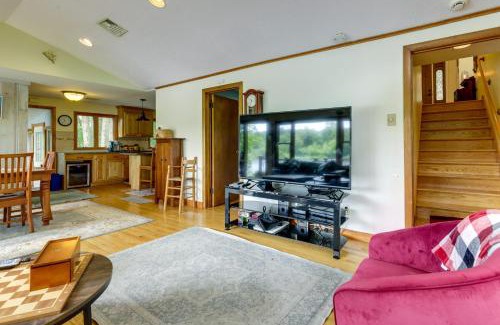 Mansfield Depot House | Lakefront Connecticut Retreat Near UConn