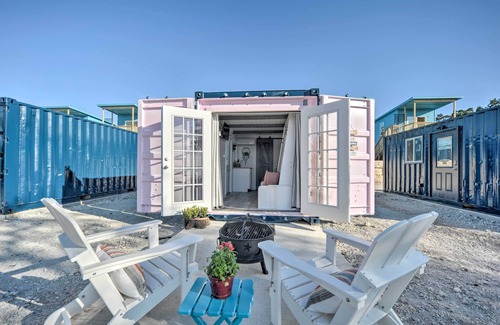 Canyon Lake Apartment | Lakefront Container Studio: Patio & Fire Pit!