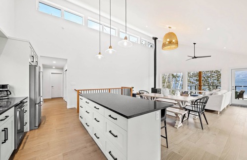 Adams Lake House | Lakefront Cottage and Boat Slip - Spapilem, Spapilem Cottage at Mac's Landing on Beautiful Adams Lak