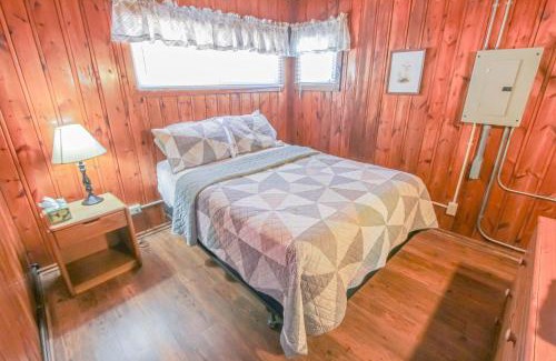 Greenbush Apartment | Lakefront Cottages 4 & 5 - 6BR Retreat for 12