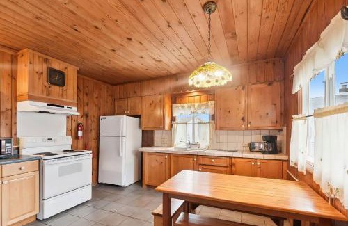 Greenbush Apartment | Lakefront Cottages 4 & 5 - 6BR Retreat for 12