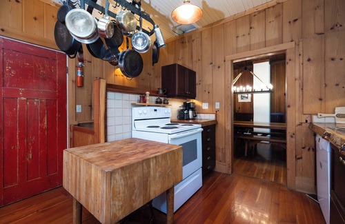 East Kootenay Cottage | Lakefront Cottage on Rosen Lake