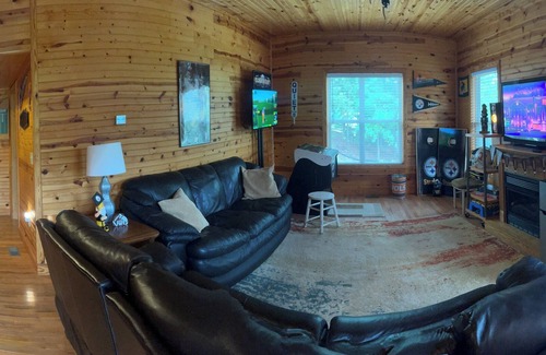 Dandridge Cabin | Lakefront covered dock sleeps 12