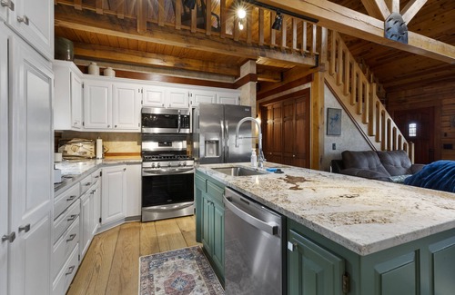 Rogers Cabin | Lakefront Cozy Cabin w/hot tub