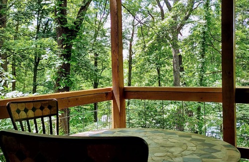 Syracuse House | Lakefront-Crib+Dogs+Kayaks 8 min to Wawasee boat ramp, pking for trailers, 4 TVs