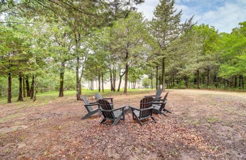 Longtown House | Lakefront Eufaula Vacation Rental with Private Dock