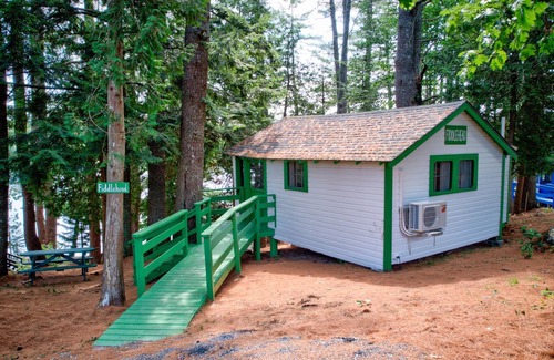 Orland Cabin | Lakefront Fiddlehead Tiny Cabin @ Getogether Stays