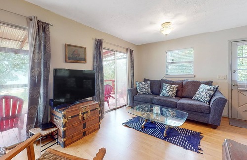 Dandridge House | Lakefront getaway with firepit, deck, & peaceful location - fisherman's delight