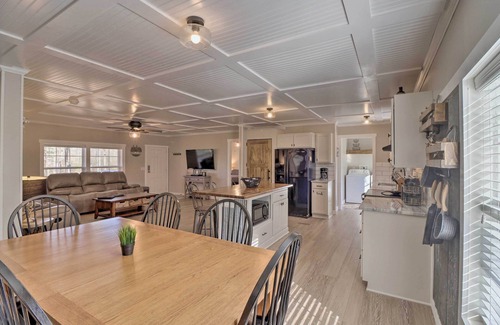 Greers Ferry Cabin | Lakefront Greers Ferry Cabin w/Covered Boat Slip!