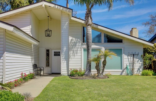 Pismo Beach Cottage | Lakefront Grover Beach Home ~ Walk to Ocean!