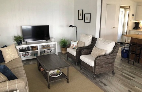 Himrod House | Lakefront Home in the heart of wine country