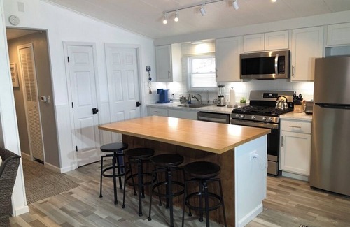 Himrod House | Lakefront Home in the heart of wine country