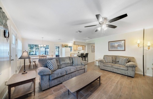 Fort McCoy Cabin | Lakefront home on Lake Kerr near Salt Springs with large porch and great yard