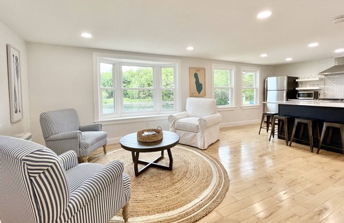 Hinesburg House | Lakefront Home on Lake Iroquois