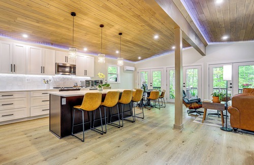 Gainesville House | Lakefront Home w/Private Dock in Gainesville!