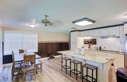 Oil City House | LAKEFRONT HOUSE ON BEAUTIFUL CADDO LAKE