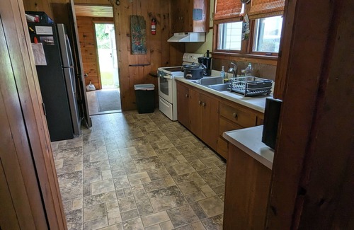 Conneaut Lake Cabin | Lakefront house with land dock
