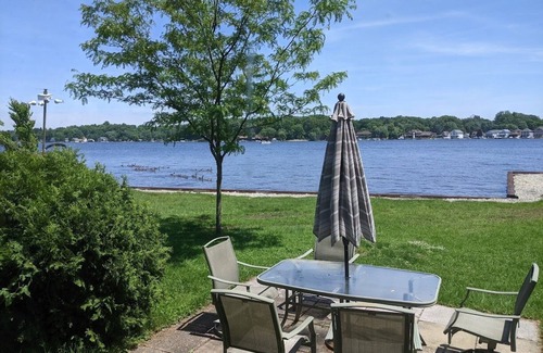 Conneaut Lake Cabin | Lakefront house with land dock