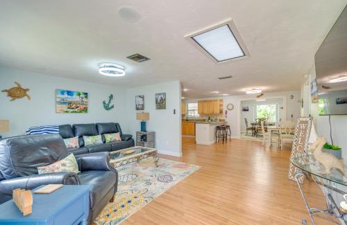 Inverness House | Lakefront Inverness Getaway with Boat Dock and Canoe!