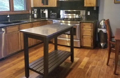 Tobyhanna House | LAKEFRONT!⛵Kayaks,BBQ,Poconos, Firepit,Hammock,SUP board, Pool table, PA