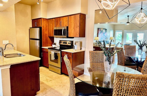 Highland Lake Estates Condo | Lakefront Livin' at Bella Vista @ Island on Lake Travis with Indoor Heated Pool!