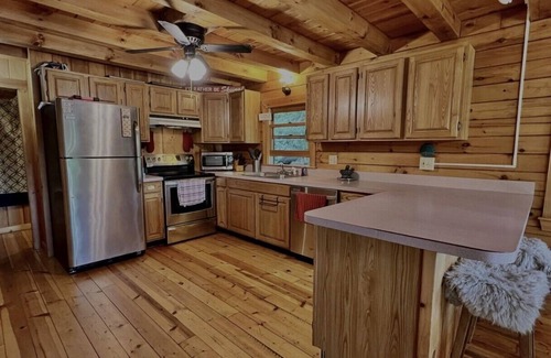 Woodsville Cabin | Lakefront Log Home in White Mountains! Dog-Friendly!