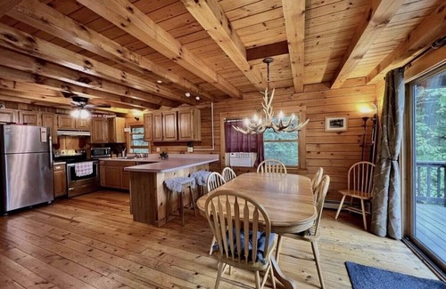 Woodsville Cabin | Lakefront Log Home in White Mountains! Dog-Friendly!