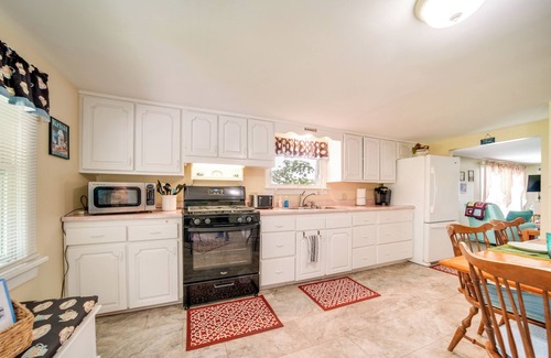 Chautauqua House | Lakefront Mayville Cottage w/Dock & Grill!