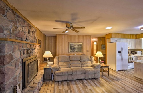 New Auburn Apartment | Lakefront New Auburn Apt w/Sauna & Sun Porch