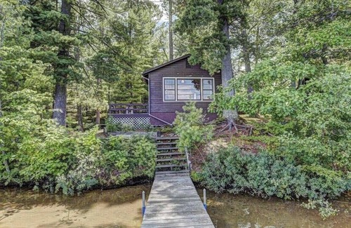 Lac du Flambeau Cabin | Lakefront one bedroom cabin with private dock