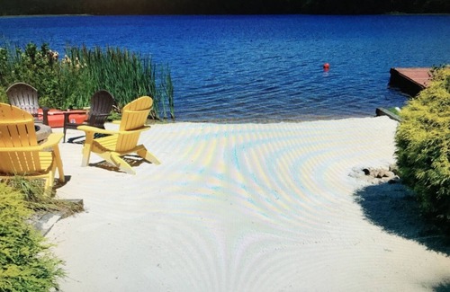 Drums Ski Chalet | Lakefront, pontoon boat, hot tub ,Game Room, Fire pit, huge deck, kayaks