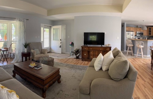 Camdenton House | Lakefront, private dock on cove near HaHa Tonka, Ballparks National Park, kayaks