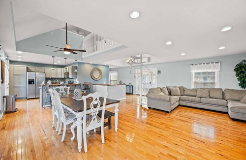 Williamstown House | Lakefront, Private Covered Dock, Huge Balconies