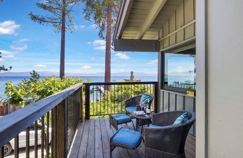 Tahoma House | Lakefront Property Only Steps to Beach | Panoramic Views | HOA Access