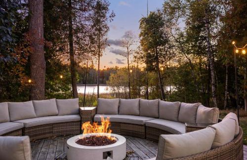 Charlevoix House | Lakefront Retreat, Mins to Dtown, Firepit, Hot Tub, Pet friendly!