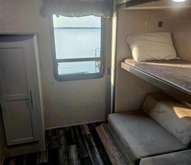 Dogwood House | Lakefront Retreat Paradise