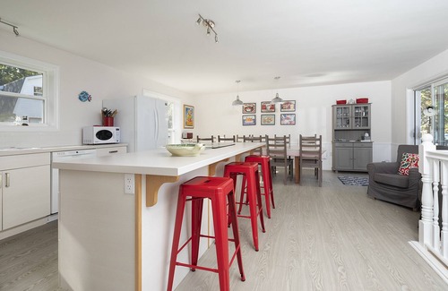 Annapolis Subdivision D House | Lakefront Retreat With Sandy Beach, Perfect For Kids