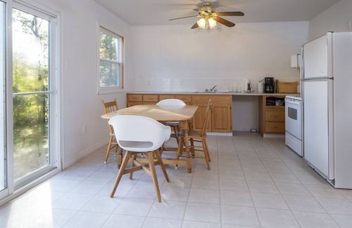 Annapolis Subdivision D House | Lakefront Retreat With Sandy Beach, Perfect For Kids