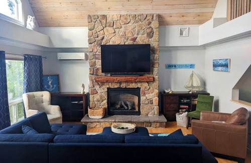 Saratoga Springs House | LAKEFRONT. Sleeps 16.nStunning Sunset Views & Private DocknBelmont Stakes: 8mins