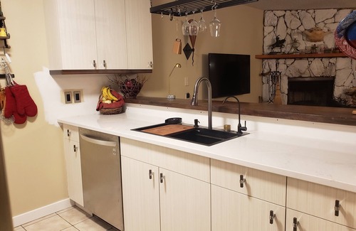 East Kootenay House | Lakefront townhome with outstanding mountain, and lake views and private deck