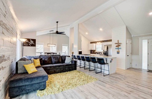 Camdenton House | Lakefront Vacation Rental with Dock & Views!