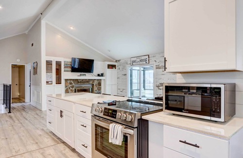 Camdenton House | Lakefront Vacation Rental with Dock & Views!