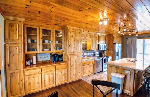 Kingston House | Lakefront w/4 kings, 2 queens, 2 twins + Game Rm