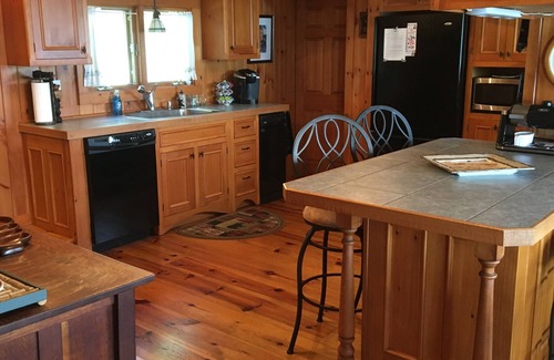 Laconia House | Lakehouse 300 ‘ shore with 40' Dock, 10 Kayaks & kayak launch, boats & Fire pit