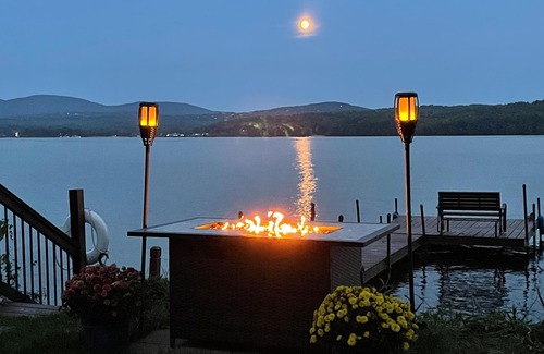 Laconia House | Lakehouse 300 ‘ shore with 40' Dock, 10 Kayaks & kayak launch, boats & Fire pit