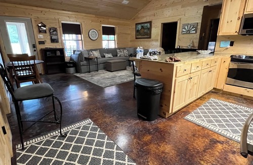 Higden Cabin | Lakehouse Cabin Higden Greer’s Ferry Arkansas