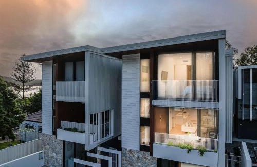 Bogangar Villa | Lakehouse No 2- Lakefront Luxury Escape Villa - Pet Friendly