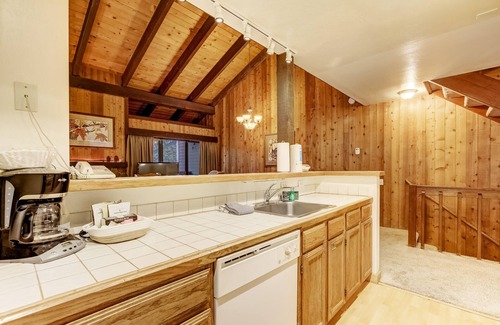 Rancho Bijou Condo | Lakeland Village - Walk to the beaches of Lake Tahoe!