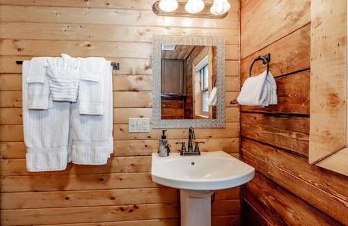 Homer House | Lakeshore Lodging Cabins