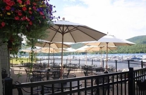 Dover Bay House | Lakeshore Retreat - 1 Bedroom and Loft 1 Bath Parkside Bungalow